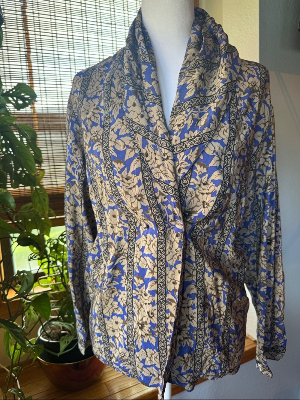 VTG Eleanor P. Brenner 100% Silk Wrap Top Floral Print shawl neckline PETITE